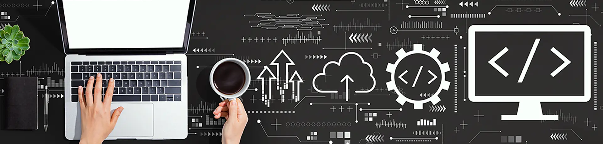 Entwicklung Arbeitsplatz mit Laptop, Kaffeetasse und Pflanze auf einem Tisch mit technischen Symbolen wie Cloud, Pfeilen und Code-Zeichen – symbolisiert Softwareentwicklung und Cloud-Computing.